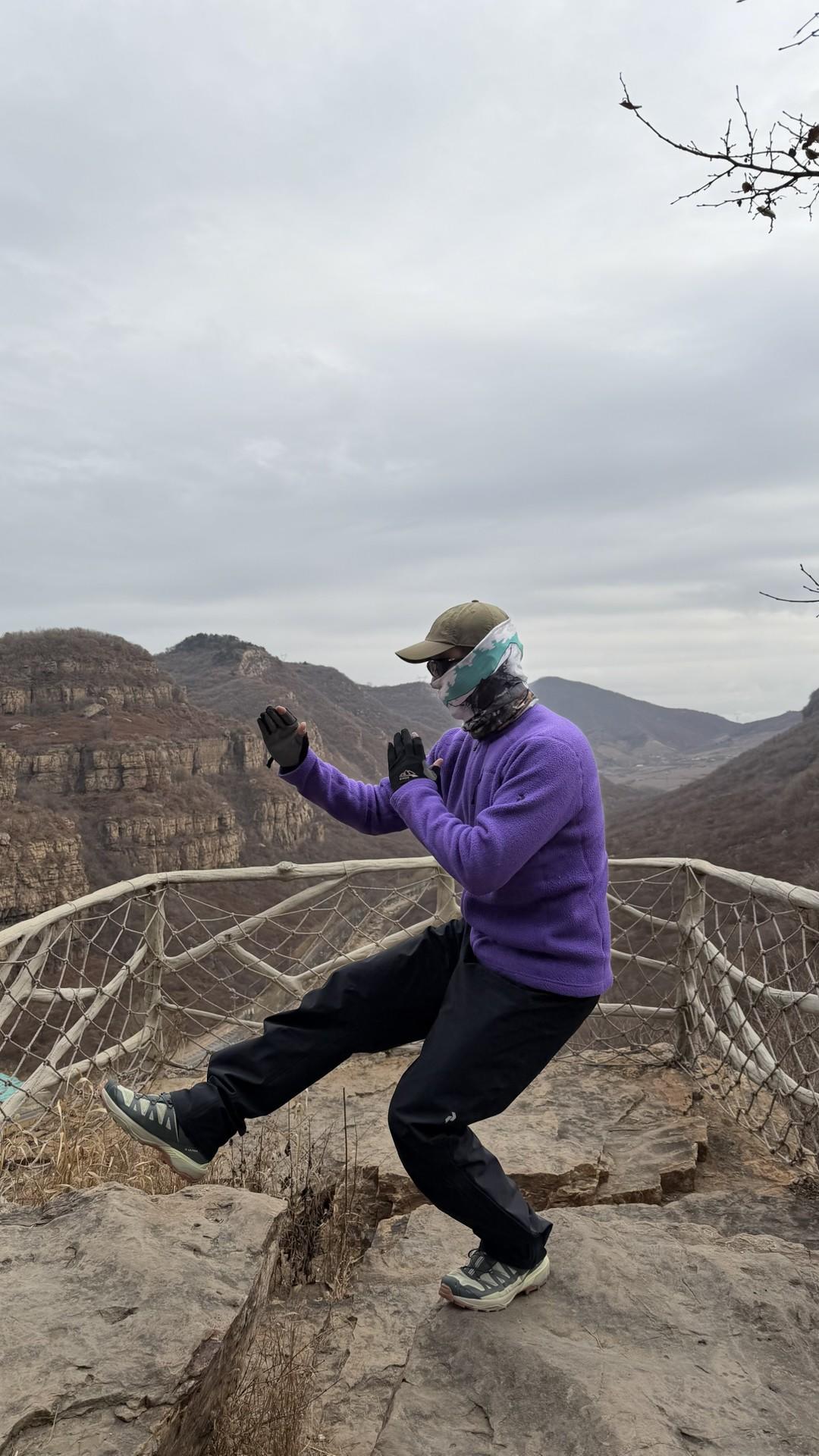 萨洛蒙🥾绝了!这套山系穿搭让我在东北深秋爬山稳如泰山!🏔️